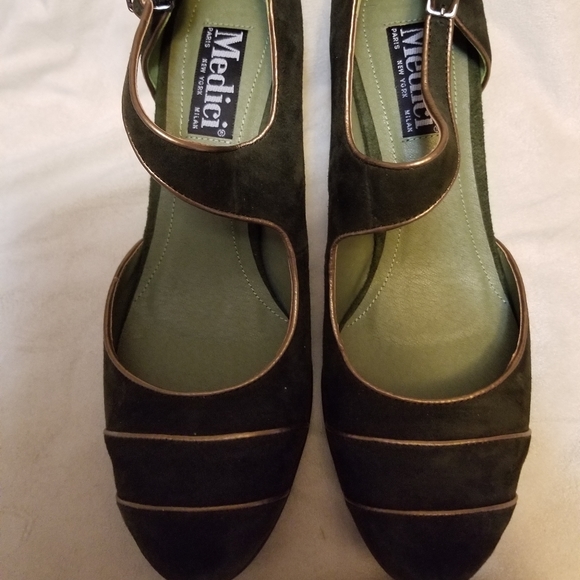 Shoes - Picture 1 of 5